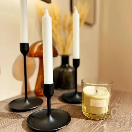 7- A Chic Urban Hideaway, 10min Walk To Center Lägenhet