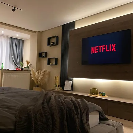 7- A Chic Urban Hideaway, 10min Walk To Center Apartament *