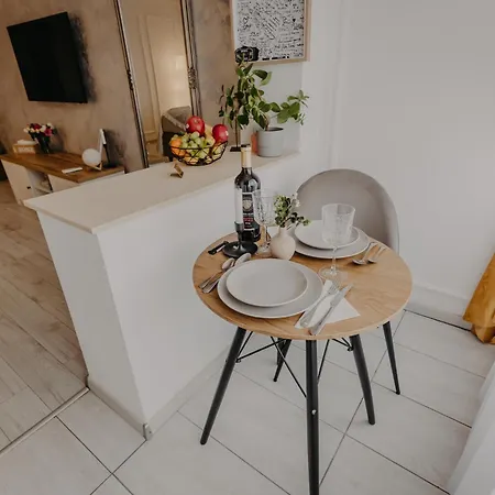 Urban Apartment *