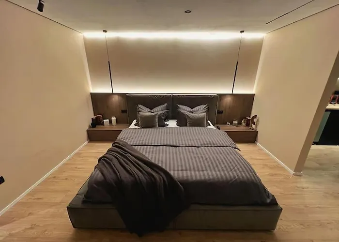 Central Urban Studios Apartment *